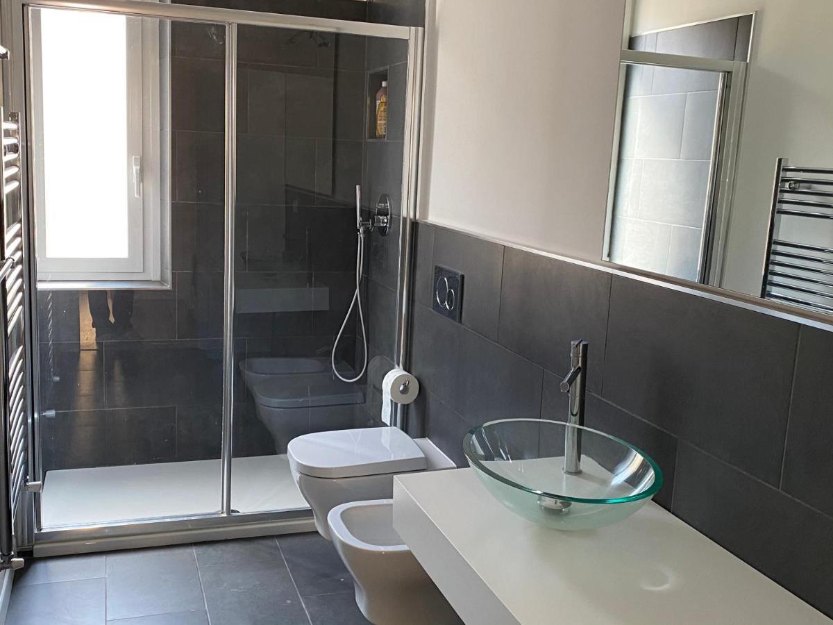 Bright & Spacious Apartment Near Navigli - Ponti ミラノ エクステリア 写真