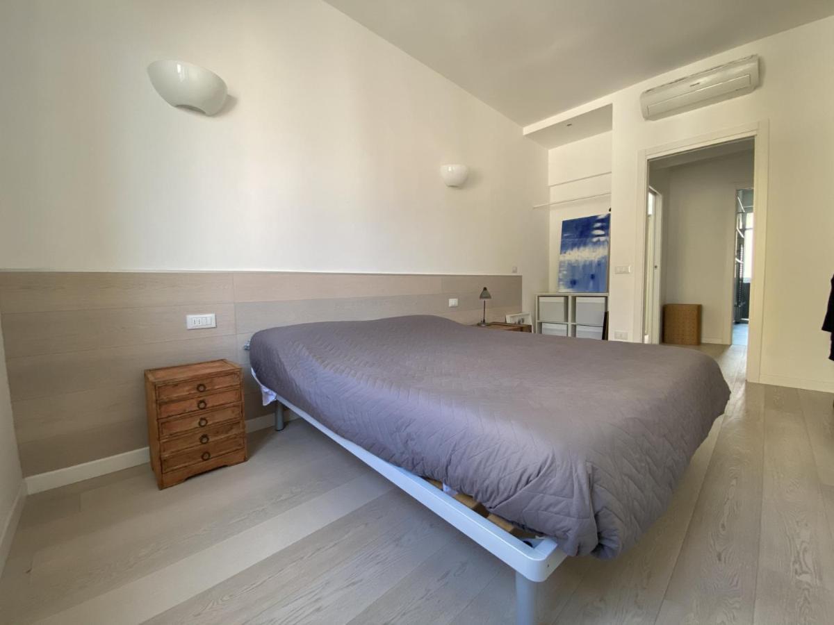 Bright & Spacious Apartment Near Navigli - Ponti ミラノ エクステリア 写真